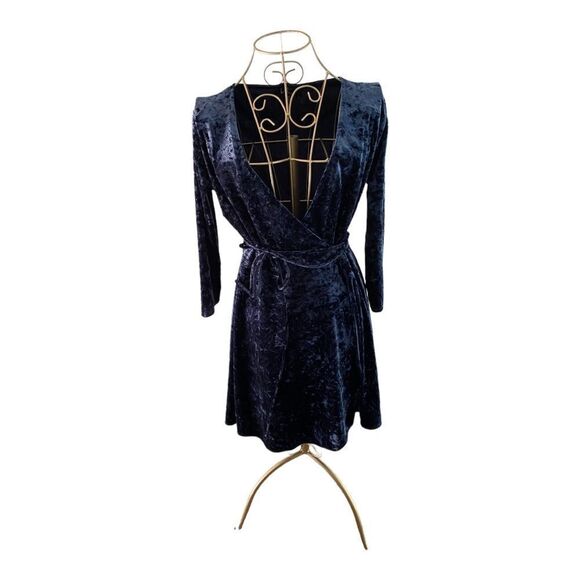 Lulu’s Shine of your life navy blue crushed velvet wrap dress size medium - Picture 1 of 10